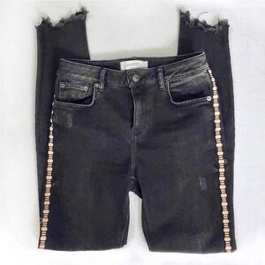 Zara Black Distressed Cropped Jeans with pink embroidery Detail sz 6